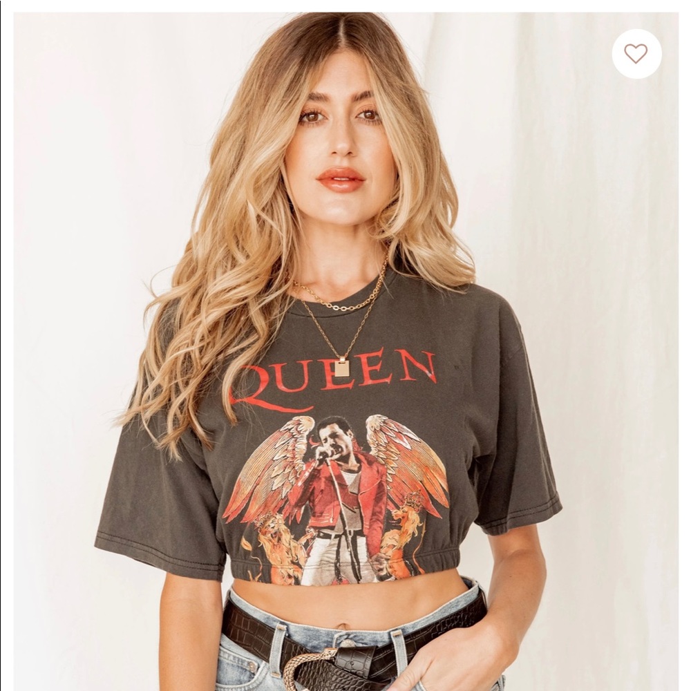 graphic crop tee